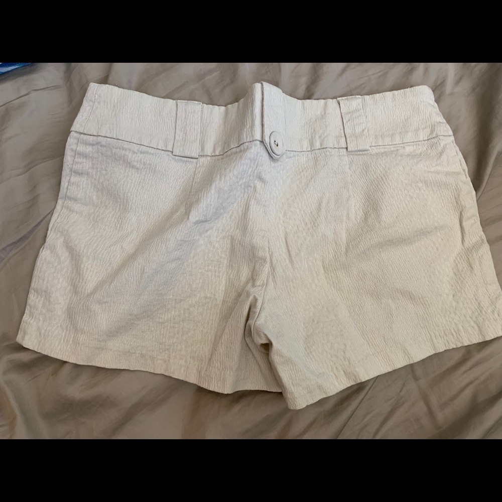 Shorts - Picture 3 of 3